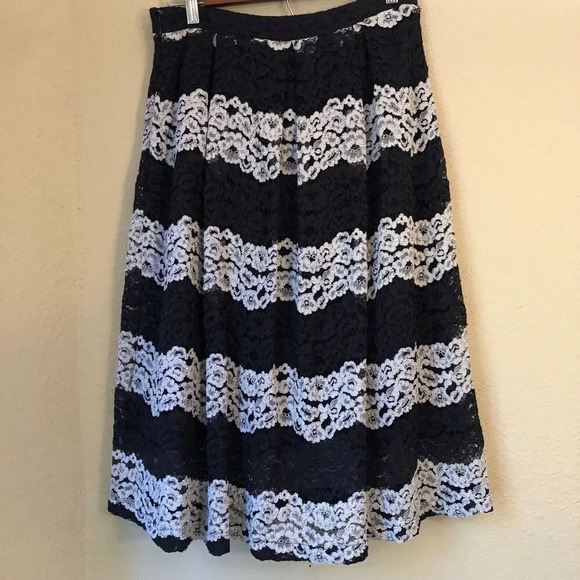 Who What Wear Black/White Lace Midi Skirt Size 6 Whimsy Romantic Goth - Picture 4 of 7